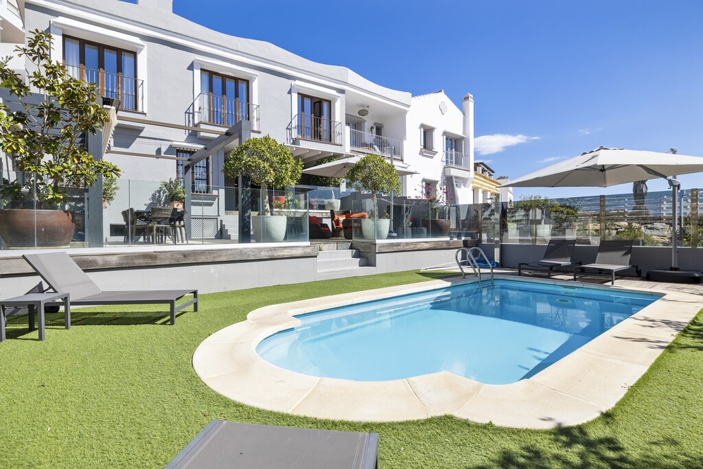 Townhouse La Heredia € 995.000,-