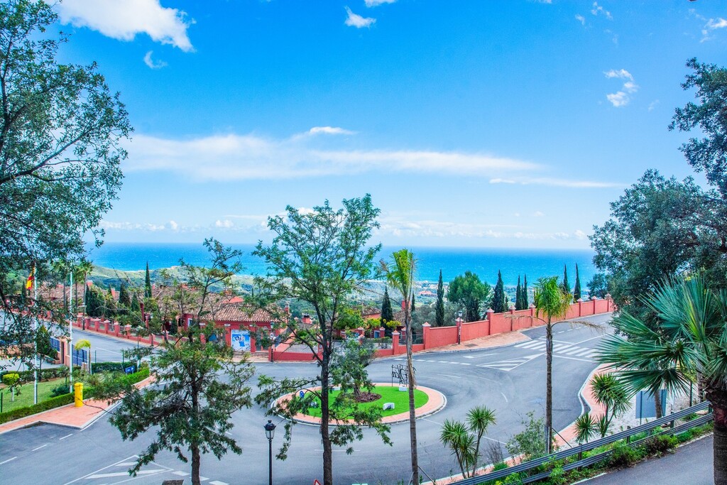 Apartment La Mairena € 950.000,-