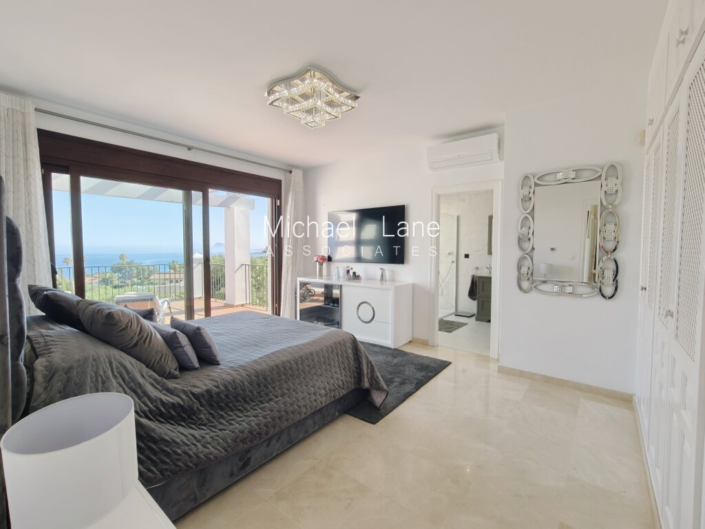 Vrijstaande villa San Diego € 1.899.500,-