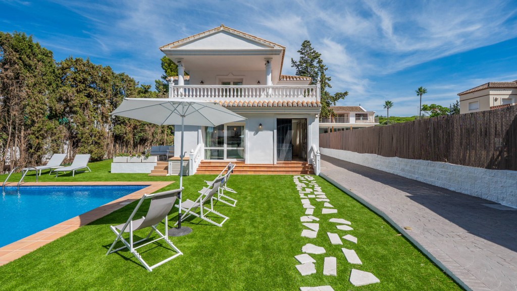 Vrijstaande villa Cabopino € 1.395.000,-