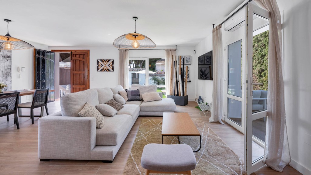 Vrijstaande villa Cabopino € 1.395.000,-