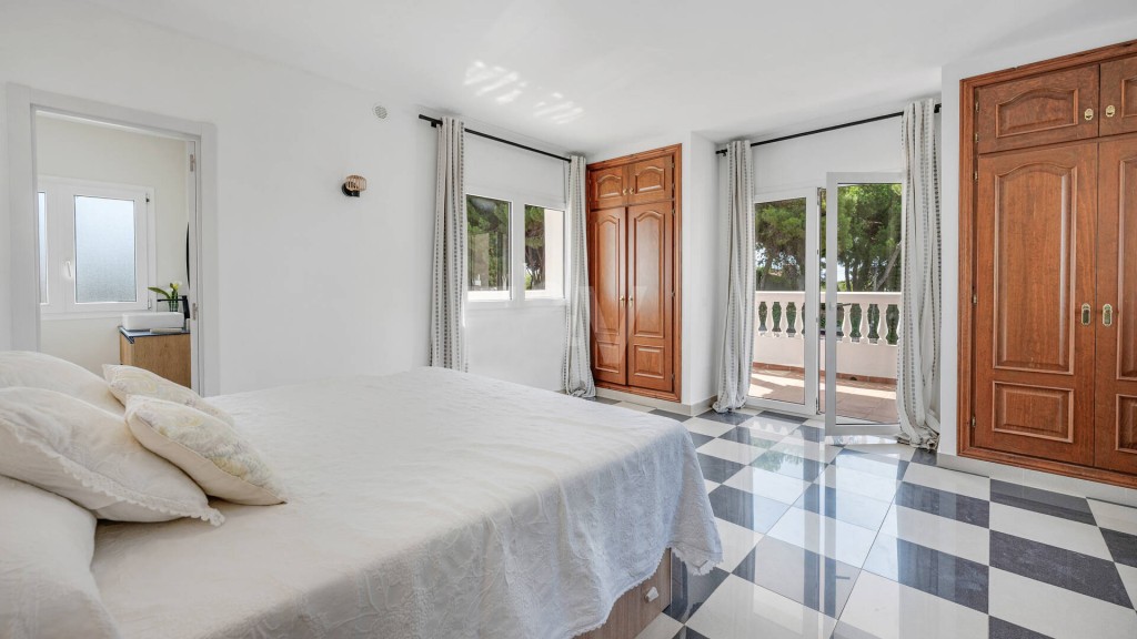 Vrijstaande villa Cabopino € 1.395.000,-