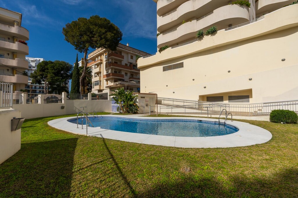 Apartment Puerto Marina € 420.000,-