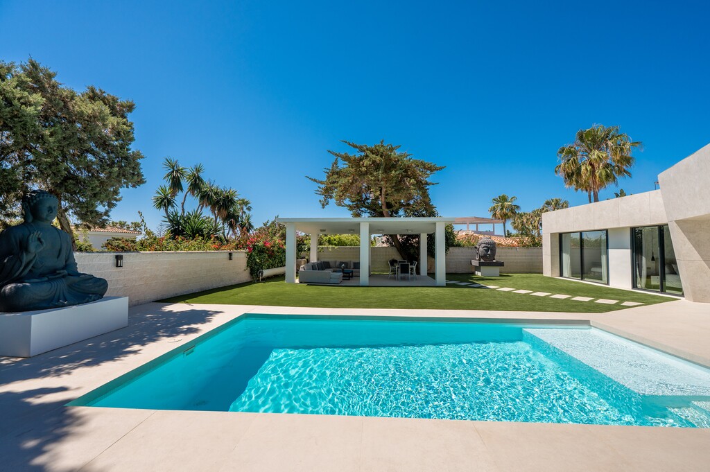 Detached Villa Marbesa € 2.395.000,-