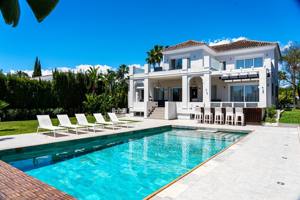 Villa Nueva Andalucía € 3.995.000,-