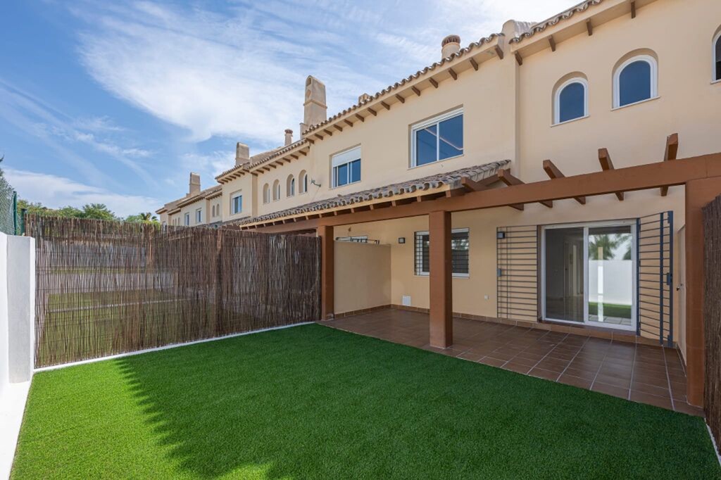 Semi-Detached Calahonda € 679.000,-
